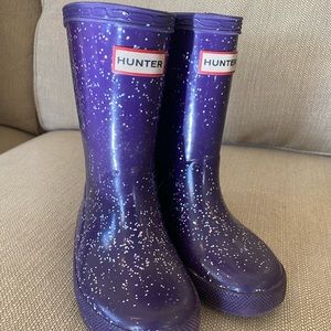 Girls Hunter rain boots in purple with glitter